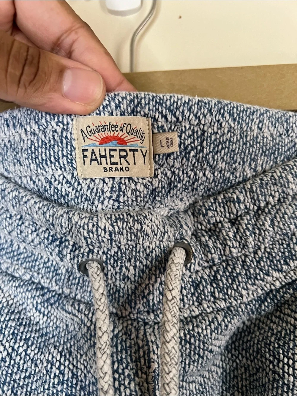 Faherty MKC0104-WWT Whitewater Sweatshorts Size L *FLAW*